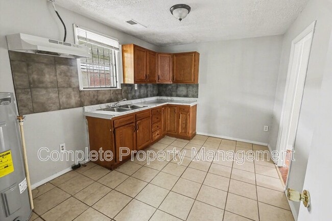 Building Photo - 6025 Ivy St