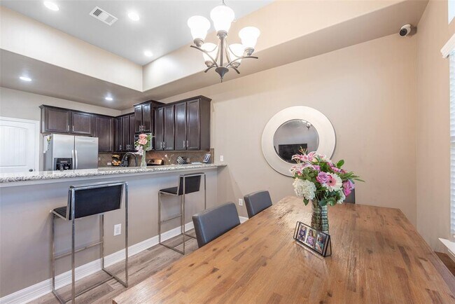 Building Photo - 25135 Andris Ln