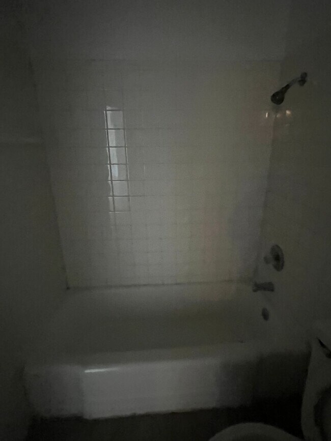 Building Photo - 1610 58th St