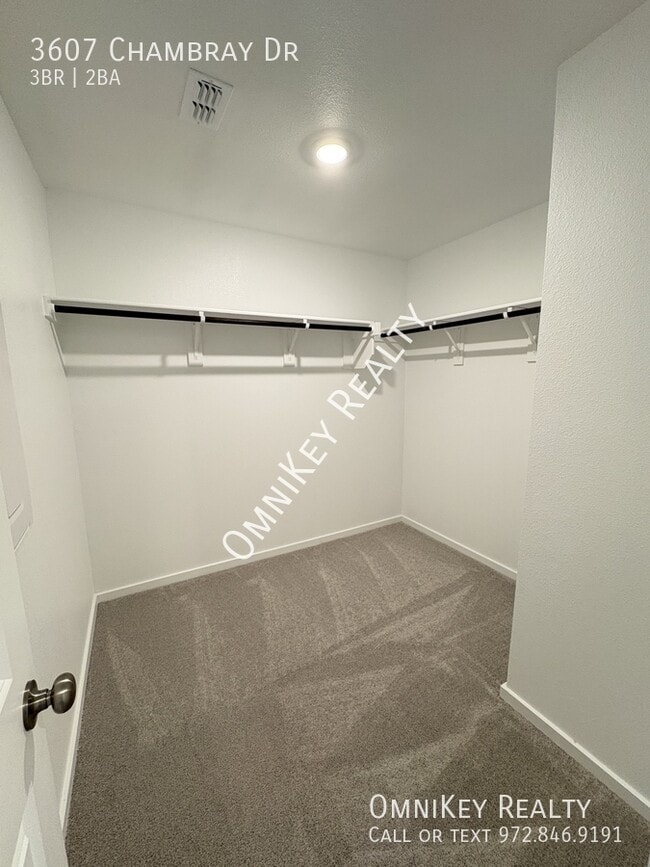 Building Photo - 3607 Chambray Dr