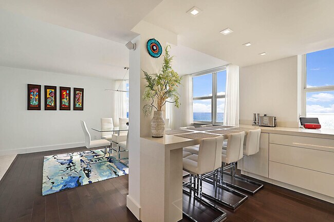 Building Photo - 3407 S Ocean Blvd