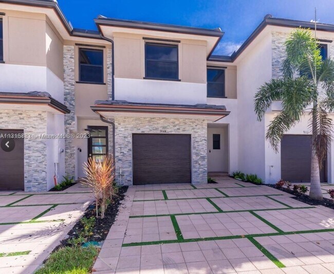 Building Photo - 9113 NW 159th St