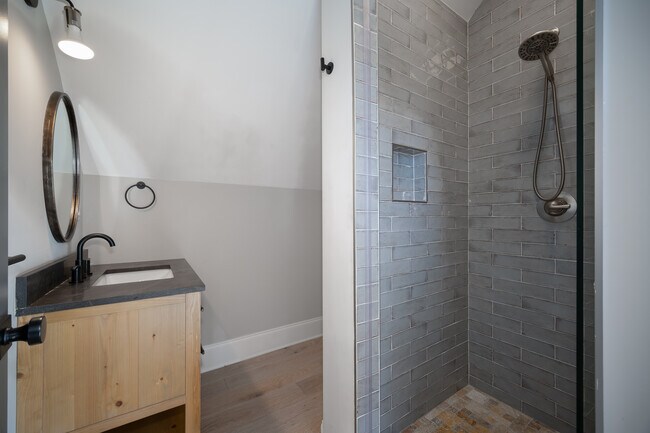 Building Photo - 288 W Main St