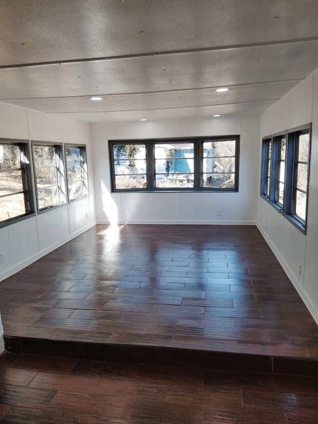 Building Photo - 2692 Deer Run Dr