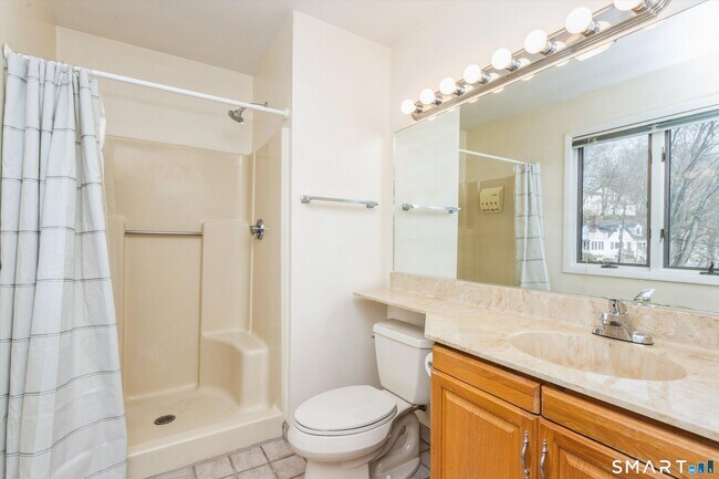 Building Photo - 81 Pemberwick Rd