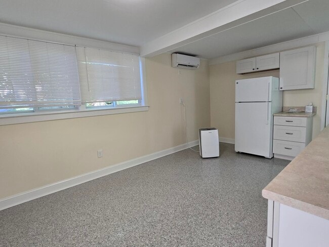 Building Photo - 106 Bayberry Rd