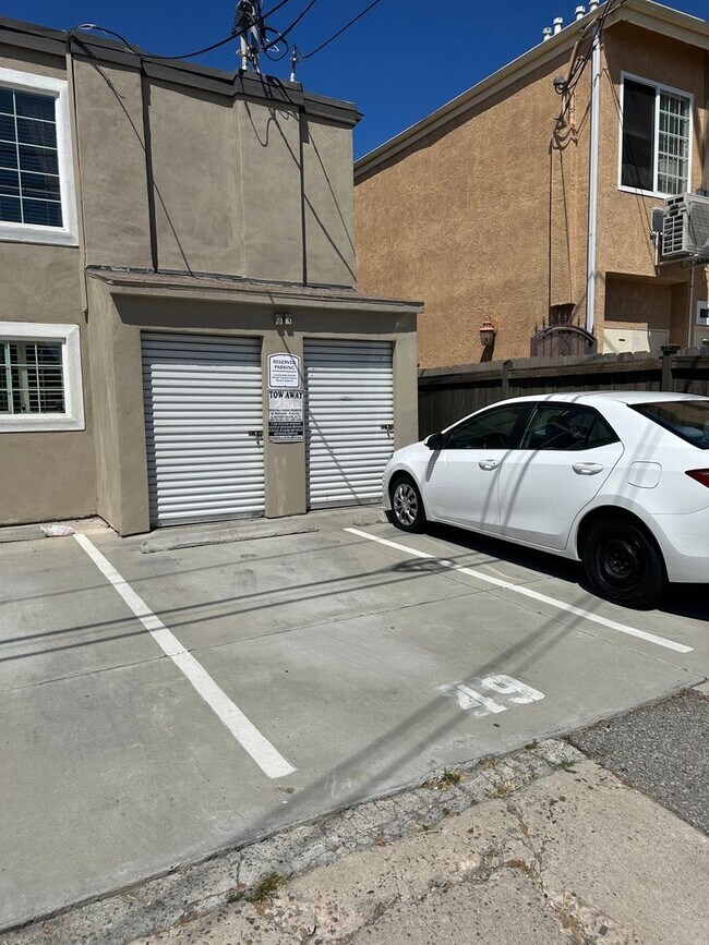 Building Photo - 1 Bedroom for Rent in Normal Heights!