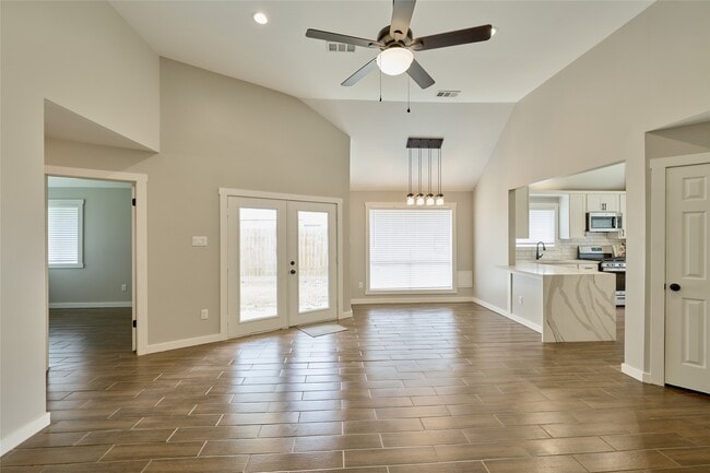 Building Photo - 12307 White River Dr