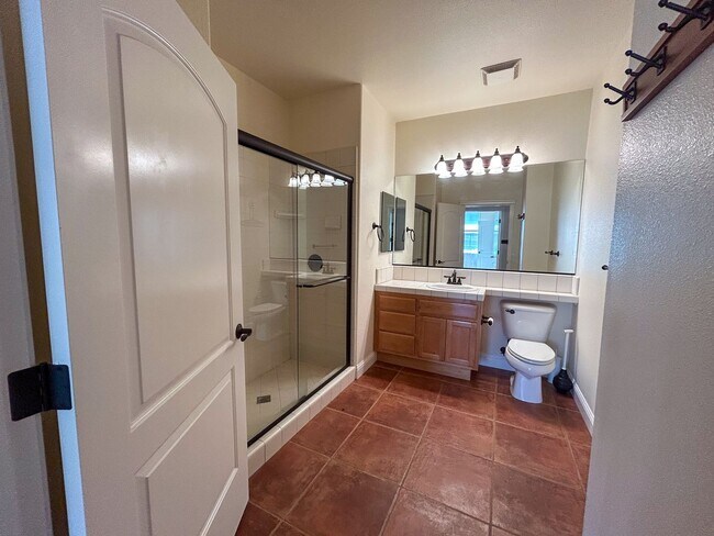 Building Photo - MOVE IN SPECIAL $500 OFF FIRST MONTHS RENT. 3 Bedroom Home for Rent in Orland CA | Pet Friendly, ...