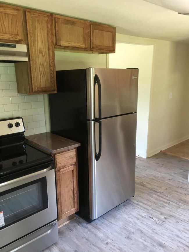 Building Photo - 114 Morrison St