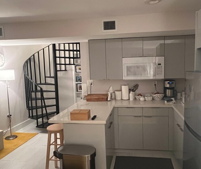 Kitchen - 641 SW 28th Rd