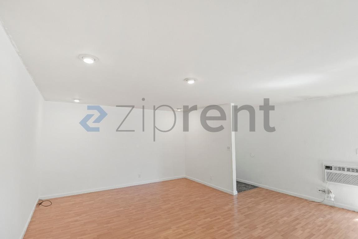 Building Photo - 9085 Alcosta Blvd