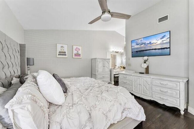 Building Photo - 8080 Covington Ct