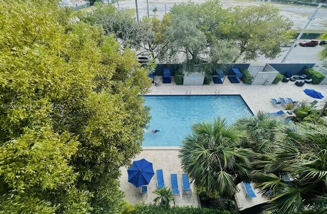 Building Photo - 800 N Miami Ave