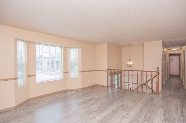 Building Photo - Really Nice 4 bedroom 3 Bath Home on Spacious Lot!