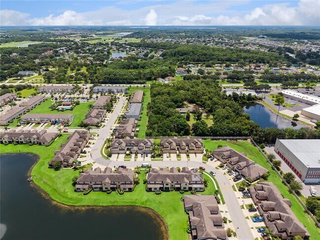 Building Photo - 2438 Seven Oaks Dr