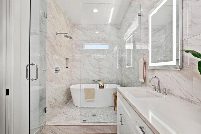 Building Photo - 3100 S 5th St