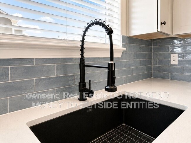 Building Photo - 1716 Nesting Trl Dr