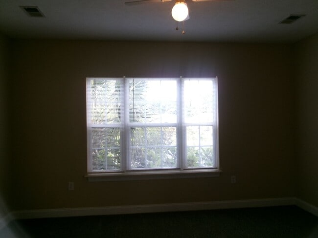 Building Photo - 110 Fountain Pointe Ln