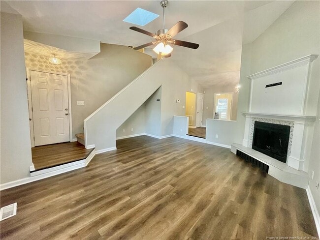 Building Photo - 820 Anarine Rd