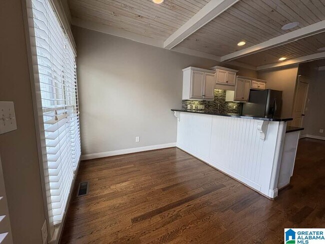 Building Photo - 305 Heritage Dr