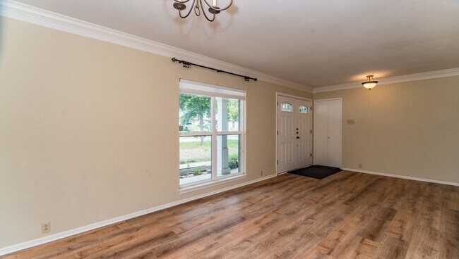 Building Photo - 3-BEDROOM IN SUNGATE, NORTH EAST ISD