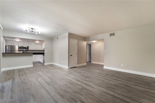 Building Photo - 5317 Indian River Dr