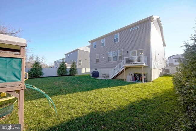 Building Photo - 65 Westmont Dr