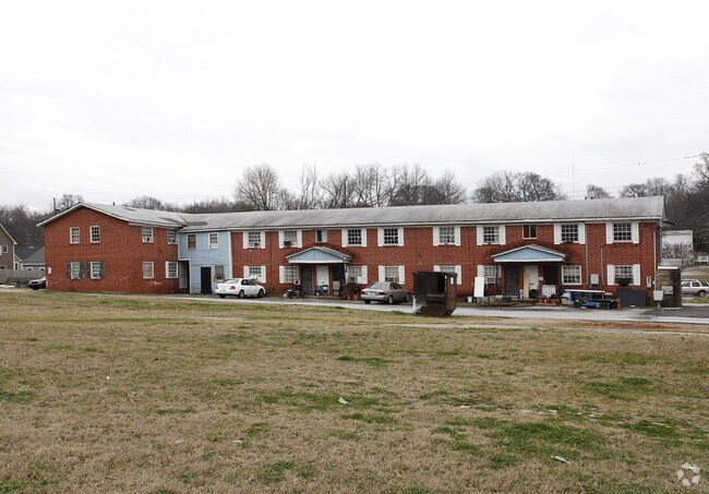Building Photo - 816 Hank Aaron Dr SE