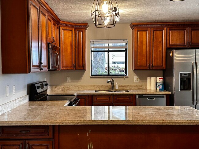 Building Photo - 2936 SW 22nd Cir