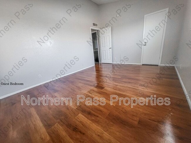 Building Photo - 5209 Carousel Dr