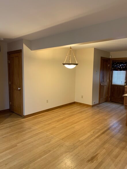 Dining Area - 1 Union Ave