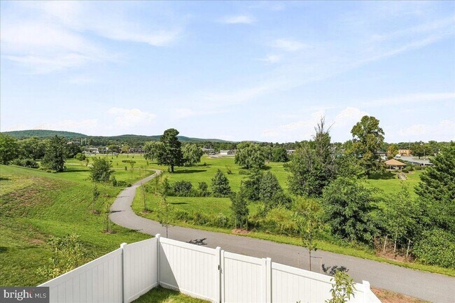 Building Photo - 1403 Wilmer Park Ln