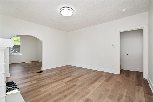 Building Photo - 348-350 Wyoming Street