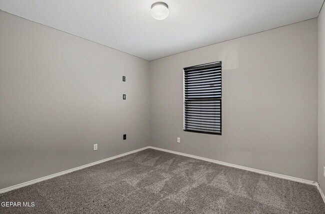 Building Photo - 13960 Garforth Ave