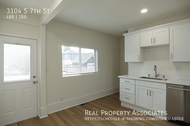 Building Photo - 3104 S 7th St