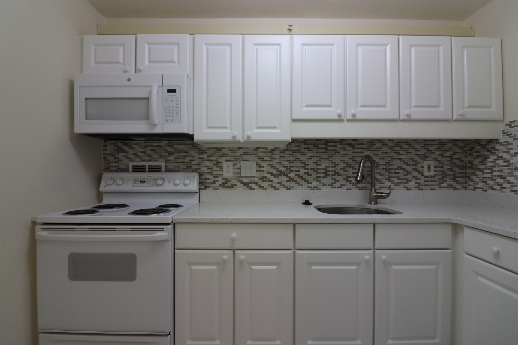 Building Photo - 101 Monmouth St