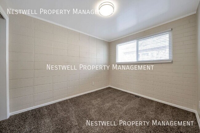 Building Photo - 1389 S 300 E