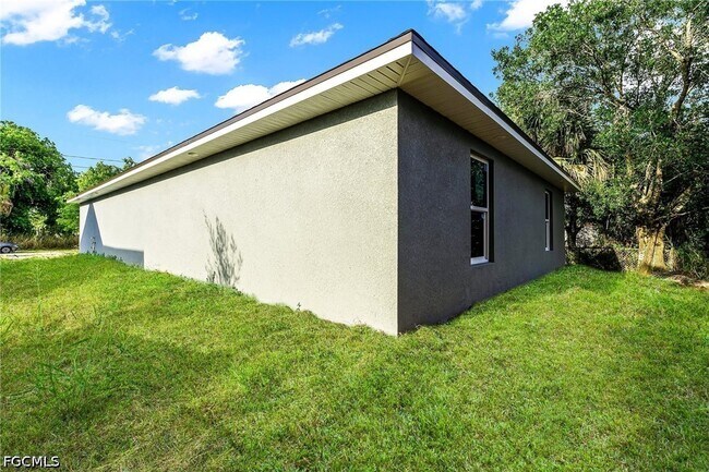 Building Photo - 3510 S Grimsley Ct