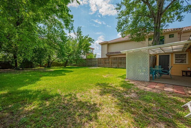 Building Photo - 5513 Fairdale Ln
