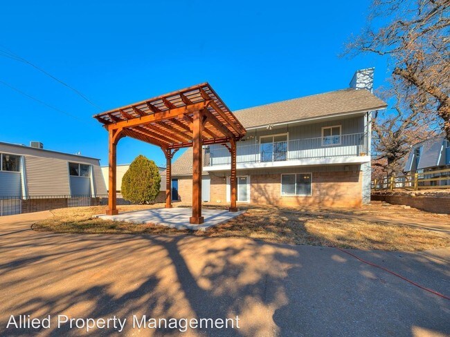 Building Photo - 5745 NW 19th St