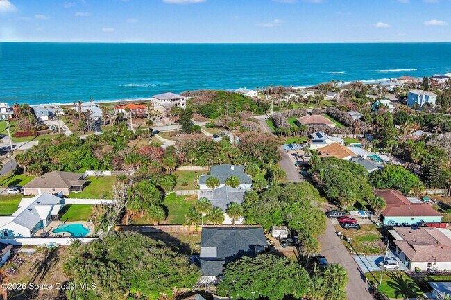 Building Photo - 108 Delvalle St