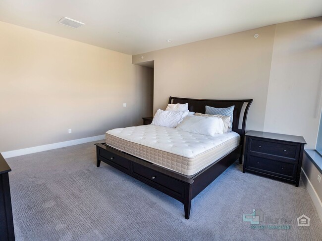 Building Photo - Executive Corporate Suite 2 Bd/2 Bth w/ Am...