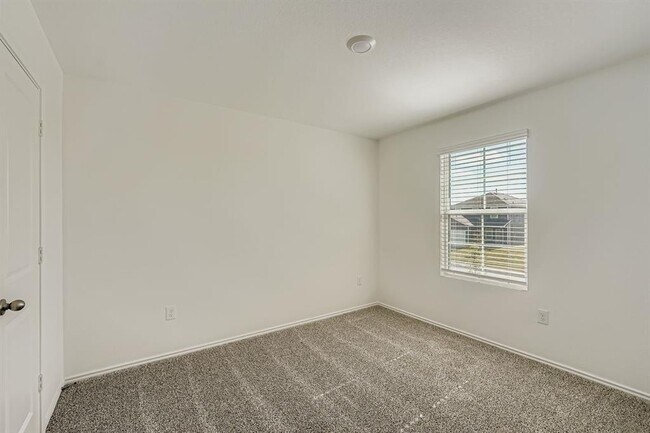 Building Photo - 12112 Douglas Fir Cir