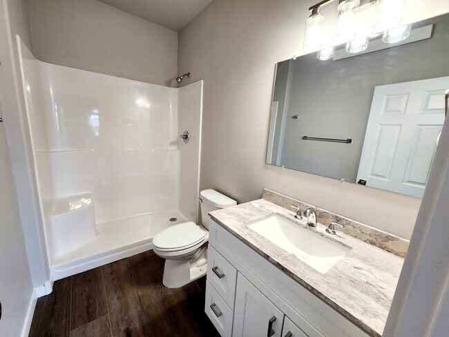Building Photo - 2634 Hennessy Dr