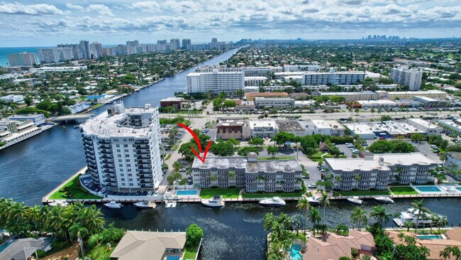 Building Photo - 3121 NE 51st St