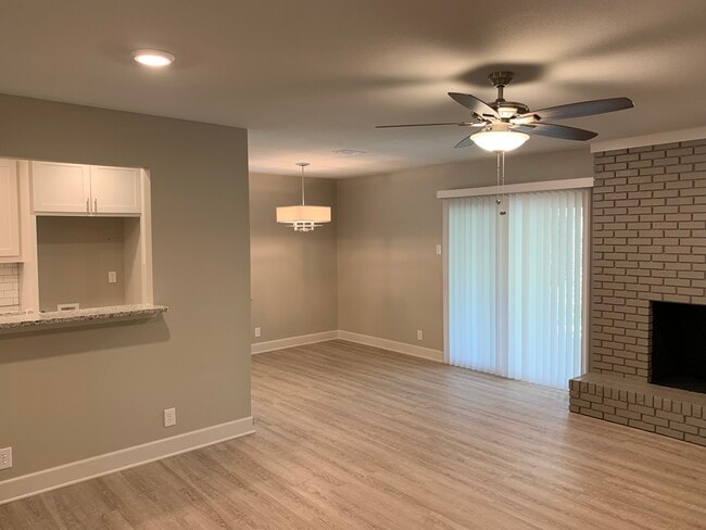 Building Photo - 2405 N Ricketts St