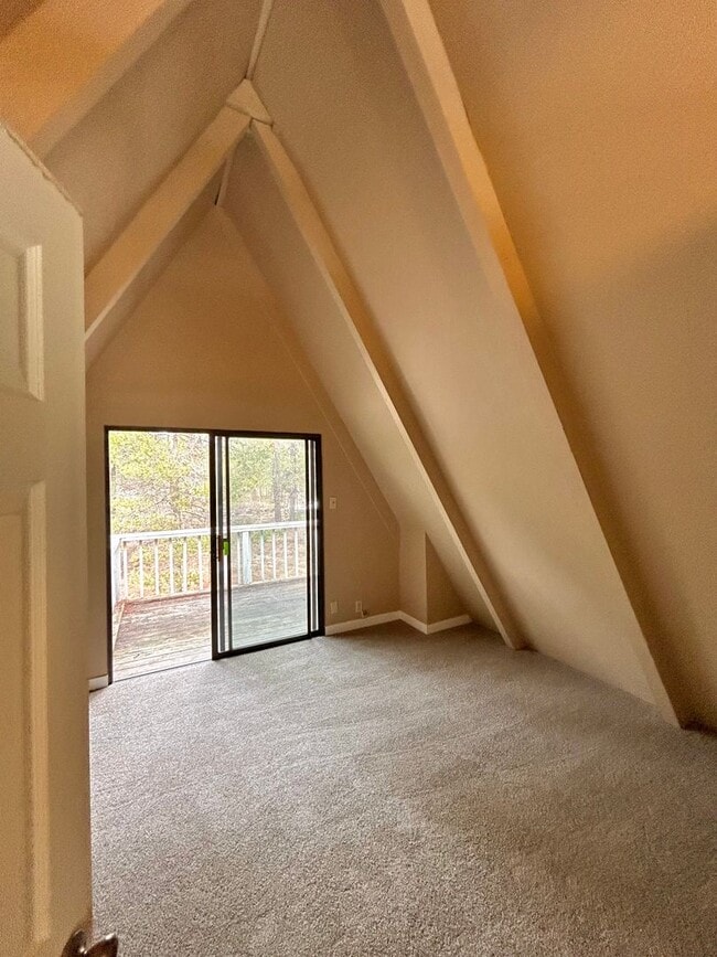 Building Photo - Charming A-Frame Cabin in La Pine!!