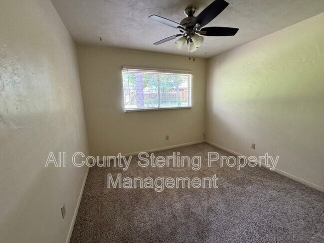 Building Photo - 4417 SW 71st Terrace