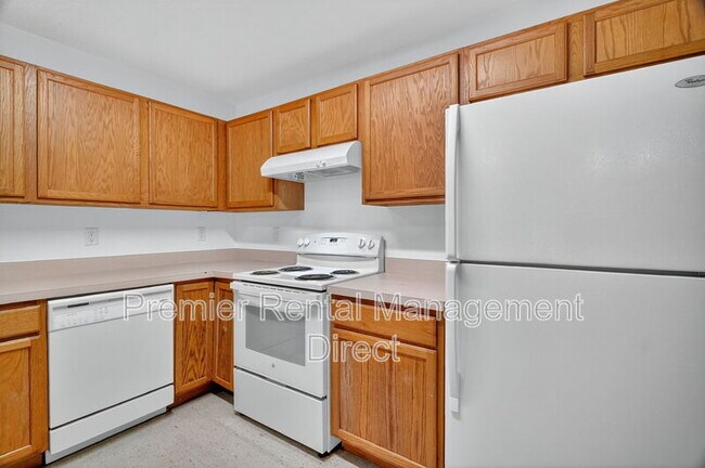 Building Photo - 525 Paulling Dr